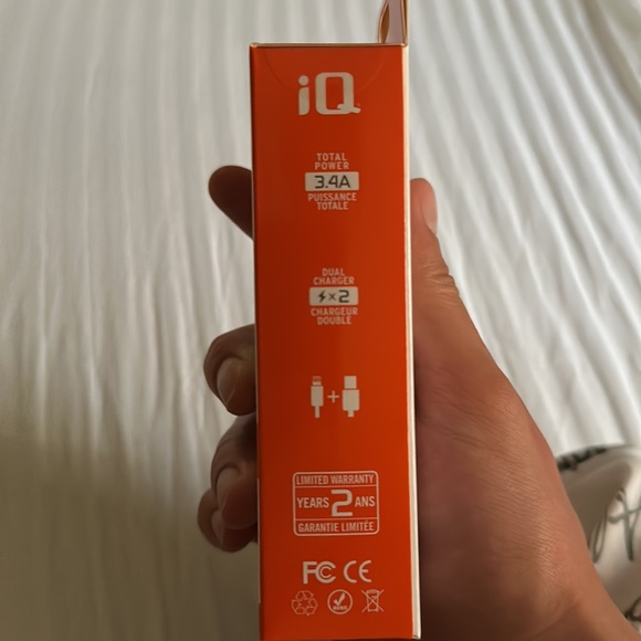 IQ Apple Car charger - Picture 3 of 4